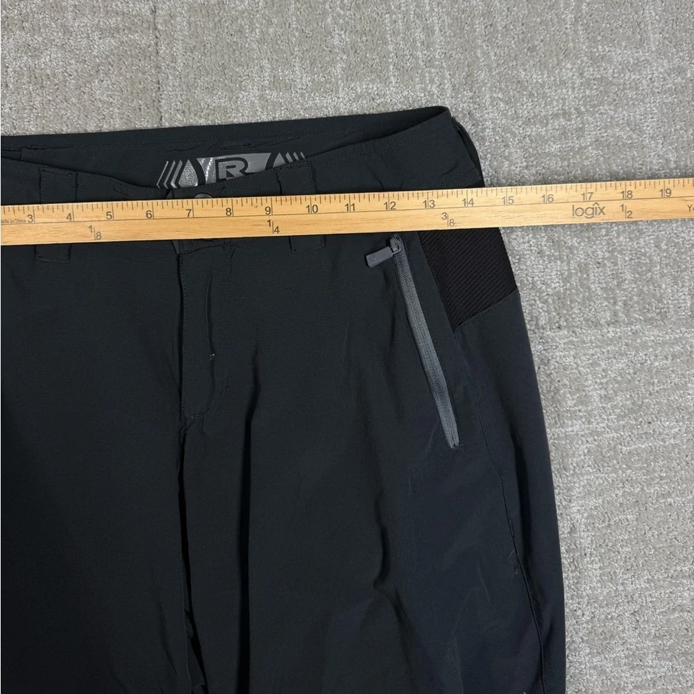 Raceface Agent Black Short Men Size Small - Picture 2 of 5